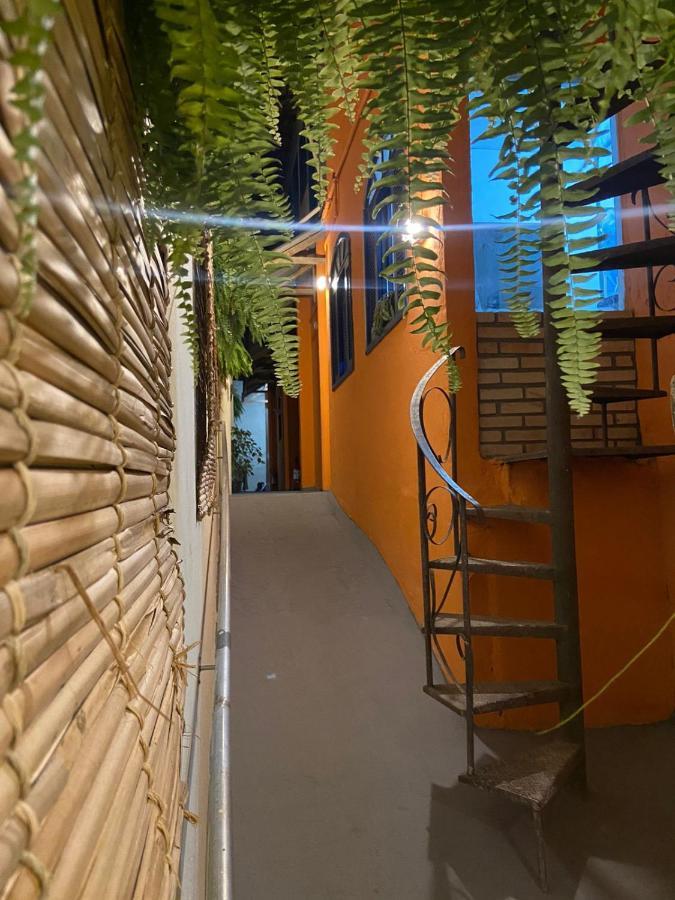 Vilarejo Hostel Pinheiros Guest House เซาเปาโล ภายนอก รูปภาพ